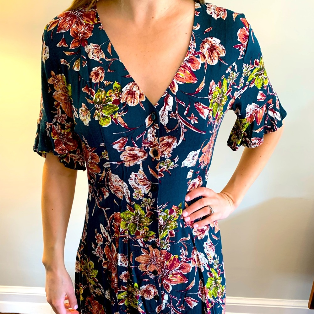 Lulus button down flutter sleeve dress
